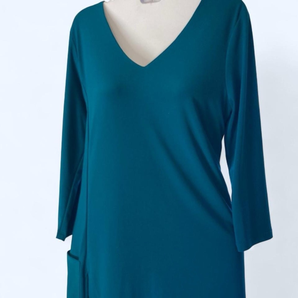 Blue blouse with 3/4 sleeves and V-neckline approx M L longer side Last Tango